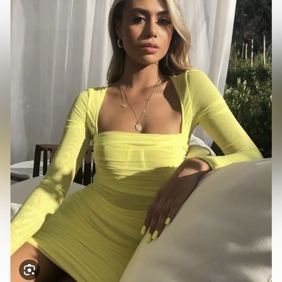 House of CB Dress Valentina Yellow Ruched BodyCon Long Sleeve Square‎ Neck - Picture 1 of 15
